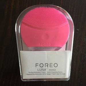 Foreo Luna mini 2 facial cleansing brush
